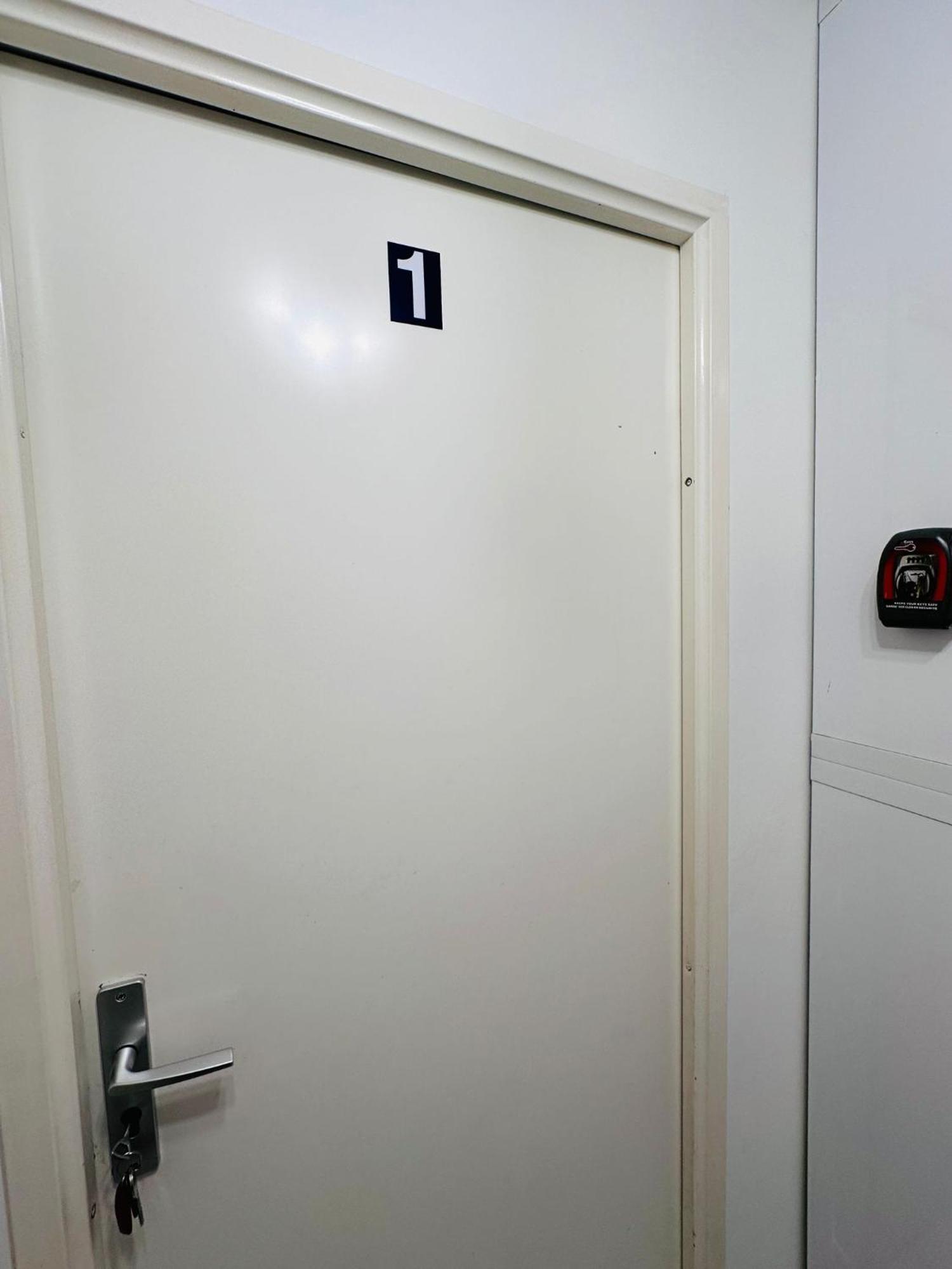 Sri-Indo Bobigny Paris Apartment Luaran gambar