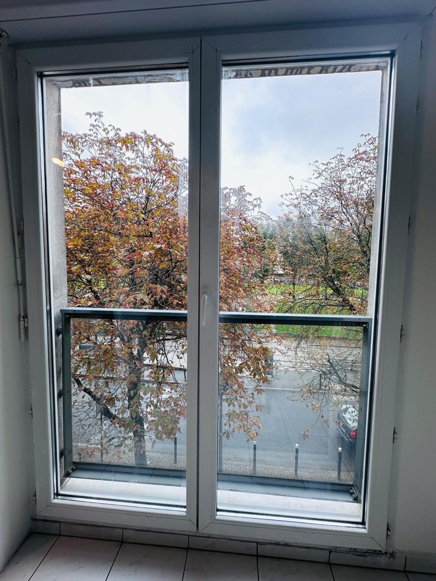 Sri-Indo Bobigny Paris Apartment Luaran gambar