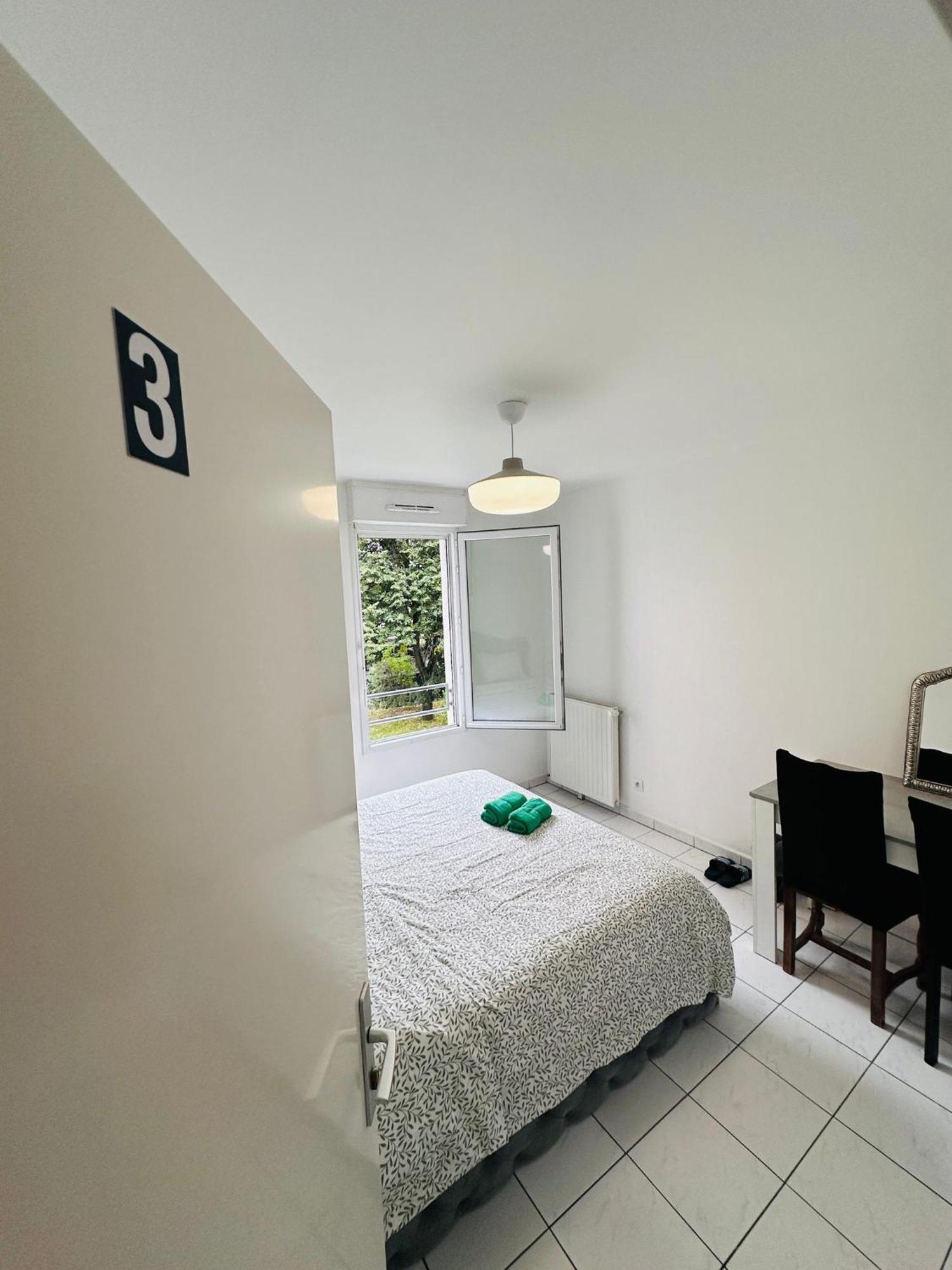 Sri-Indo Bobigny Paris Apartment Luaran gambar