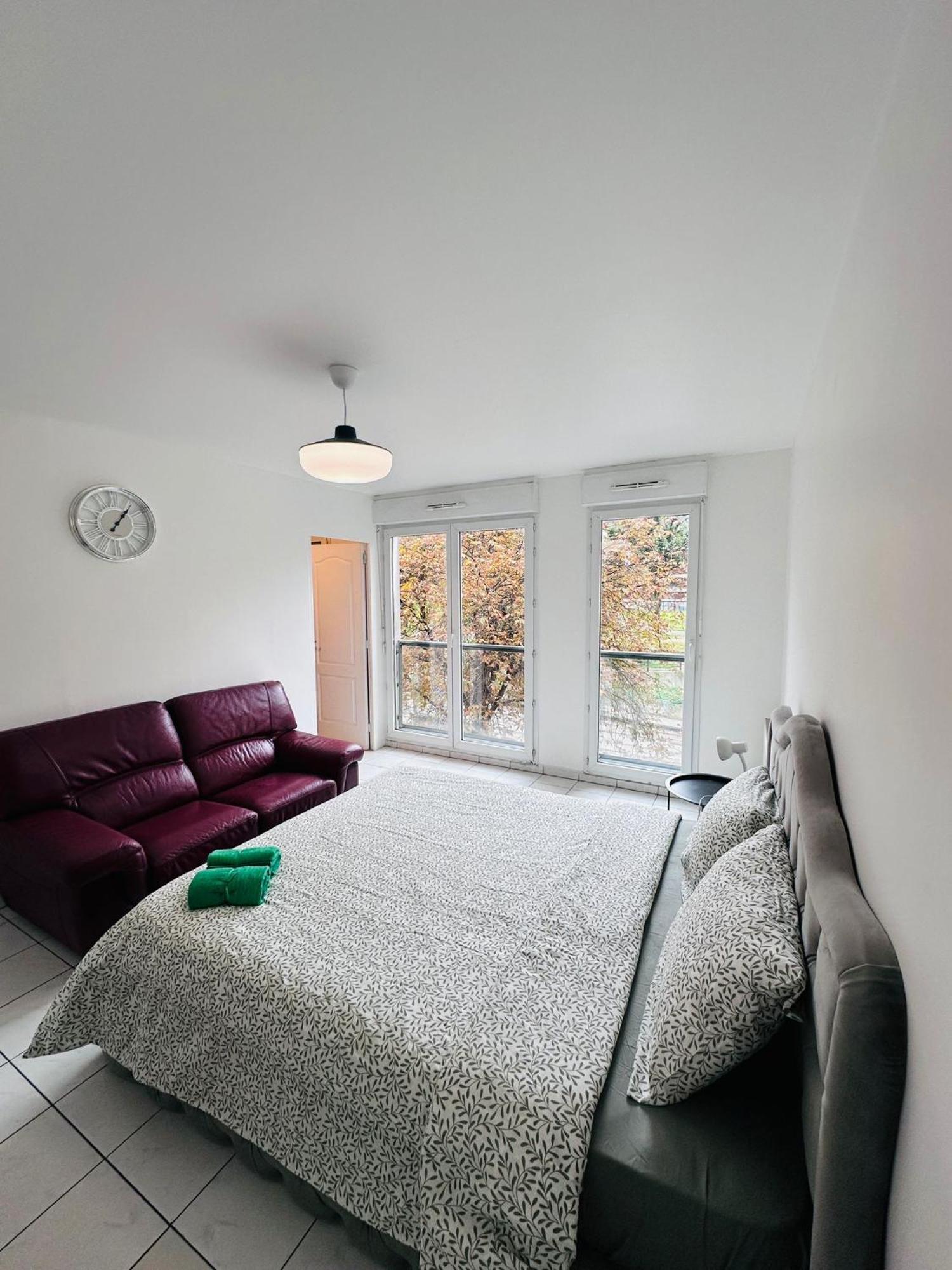 Sri-Indo Bobigny Paris Apartment Luaran gambar