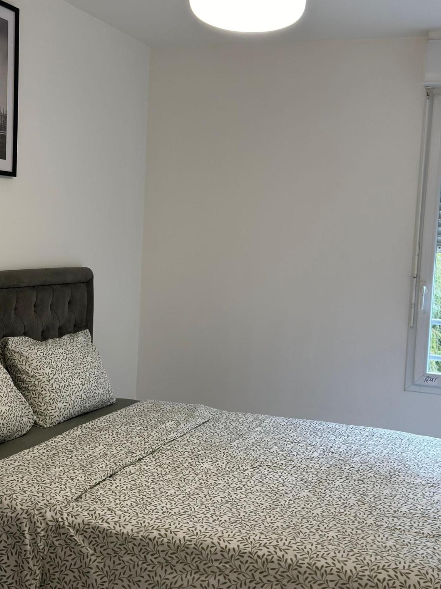 Sri-Indo Bobigny Paris Apartment Luaran gambar