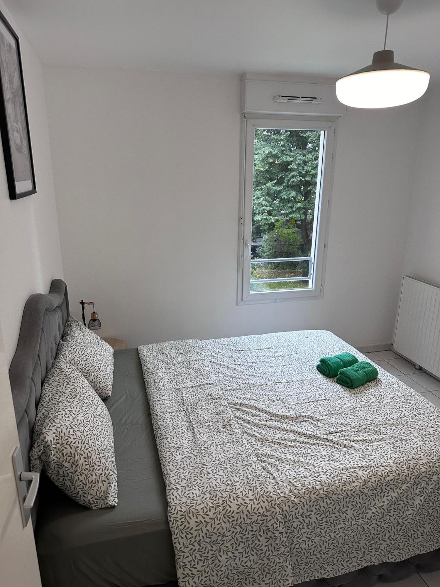 Sri-Indo Bobigny Paris Apartment Luaran gambar