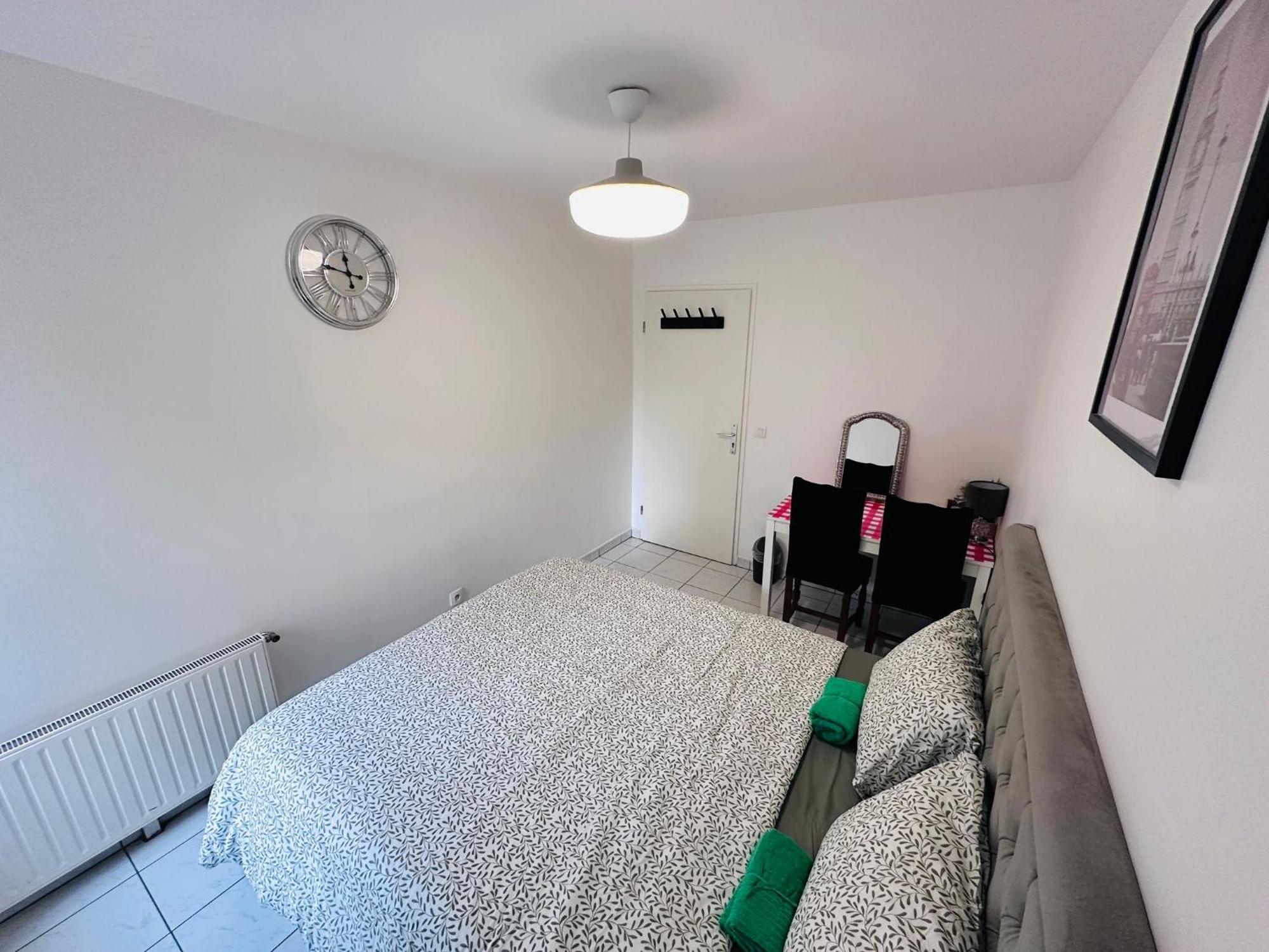 Sri-Indo Bobigny Paris Apartment Luaran gambar