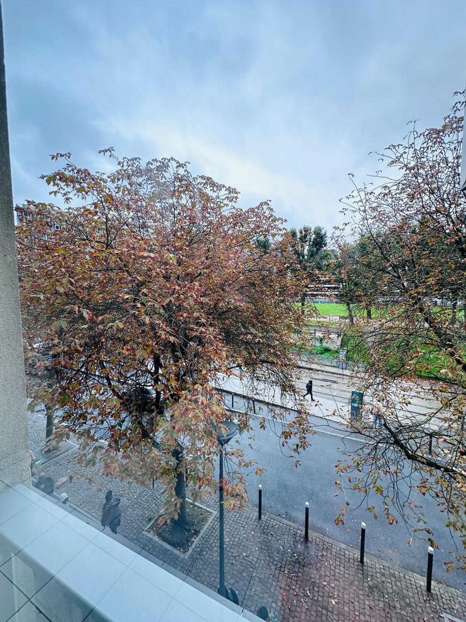 Sri-Indo Bobigny Paris Apartment Luaran gambar